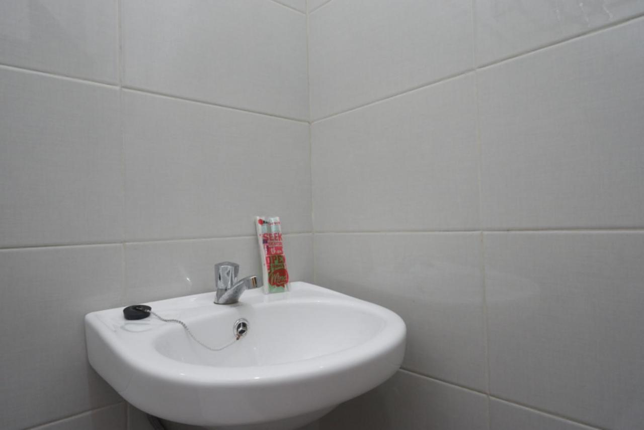 Reddoorz Near Kampus Ump Purwokerto 2 Hotel Sumbang Exterior photo