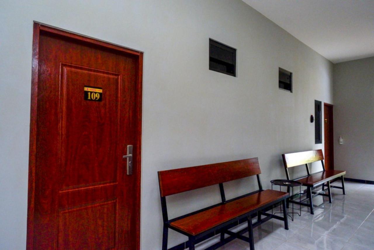 Reddoorz Near Kampus Ump Purwokerto 2 Hotel Sumbang Exterior photo